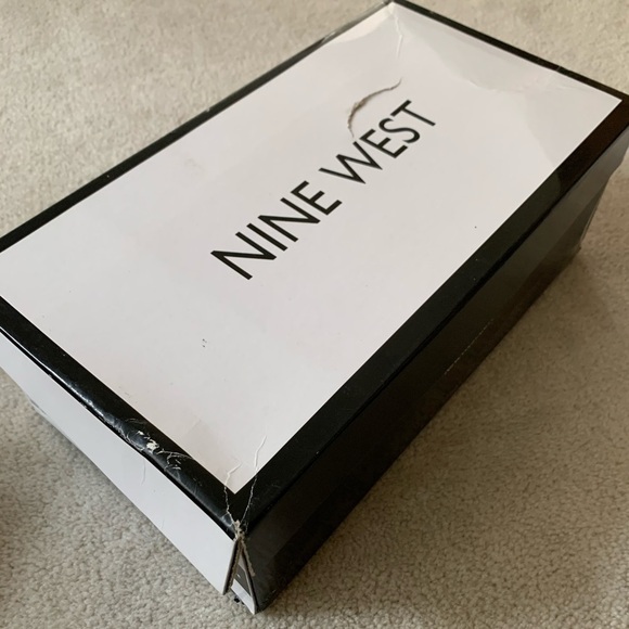 Nine West NEW Eniola 9X, red pointy pump Suede leather, size 6.5, jewel red - Picture 16 of 16